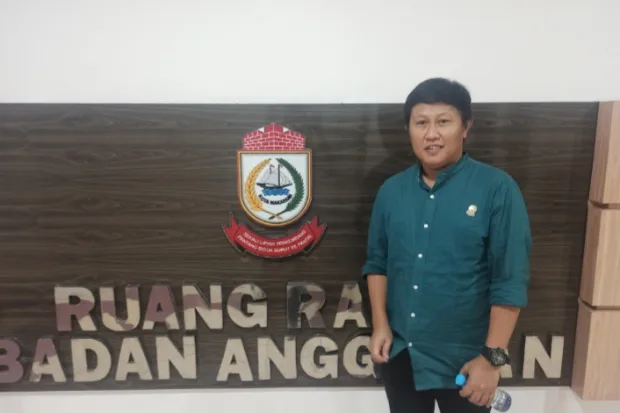 dprd-makassar-kebut-perda-parkir-muat-aturan-non-tunai-dan-langganan-retribusi-yfm